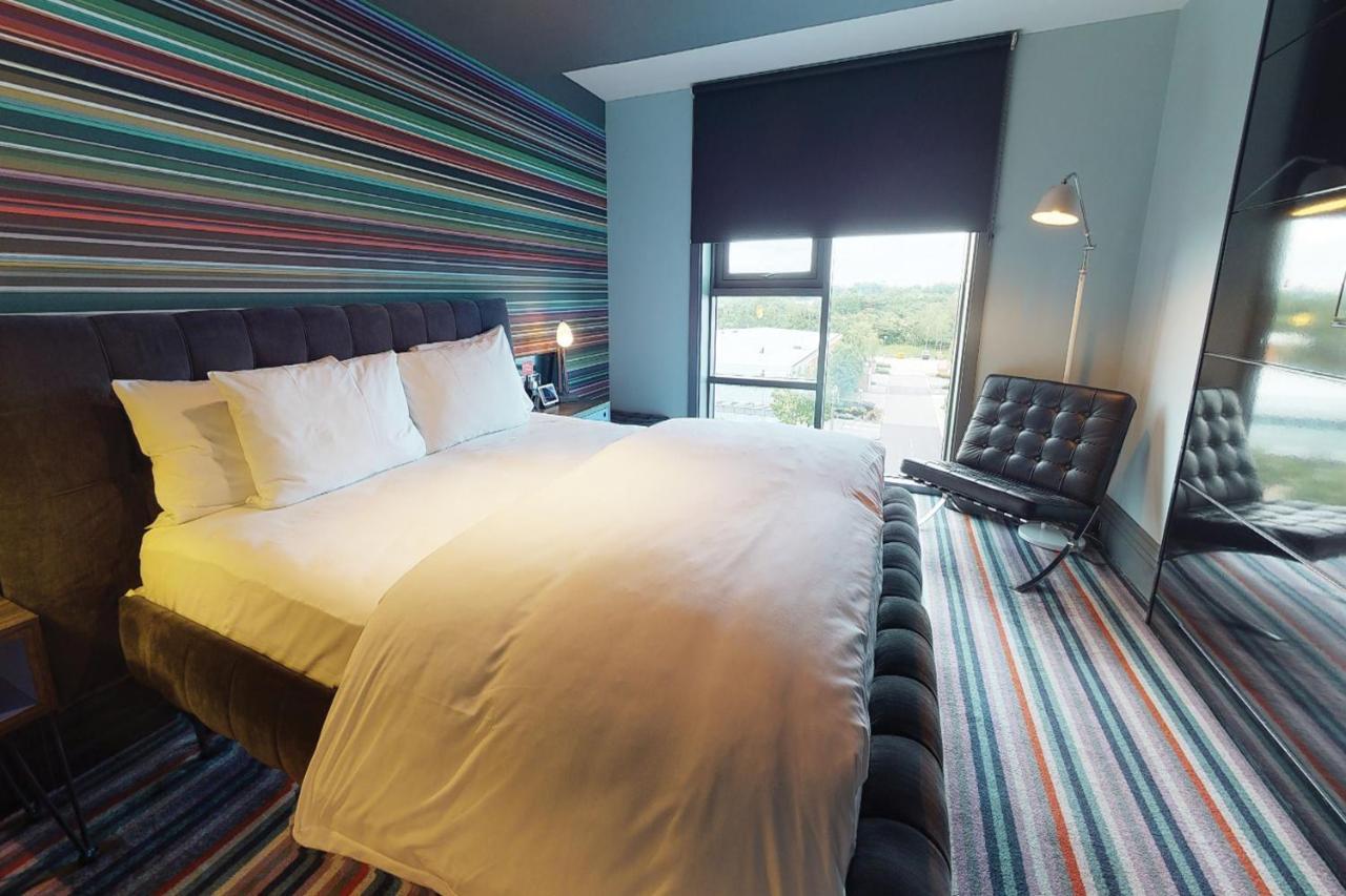 Village London Watford 4*