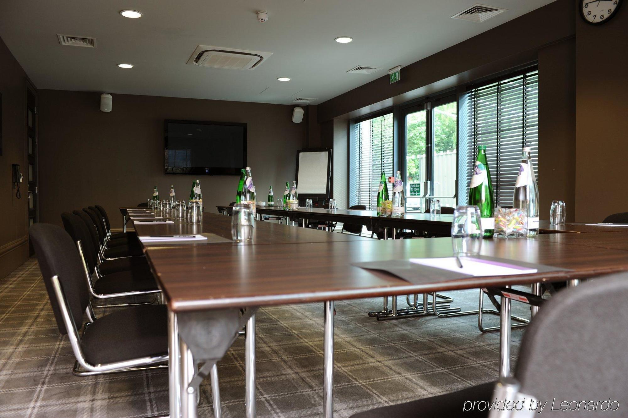 Village London Watford Hotel 4*