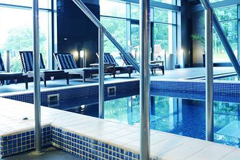 Village London Watford Hotel 4*