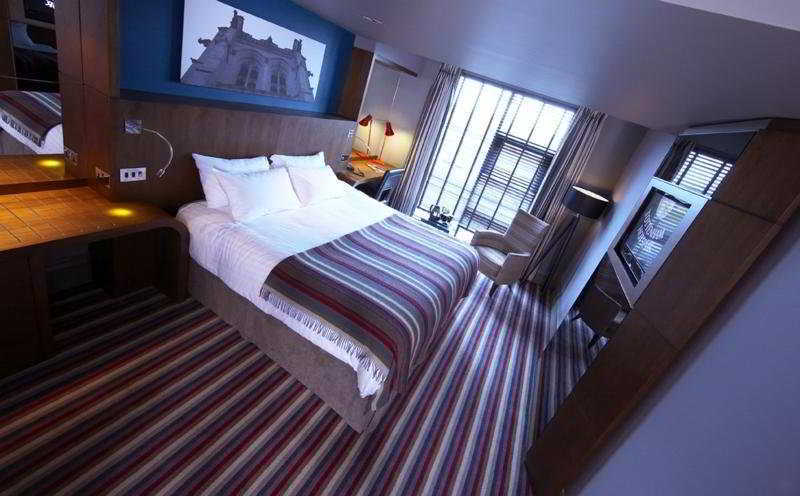 Village London Watford Hotel Elstree